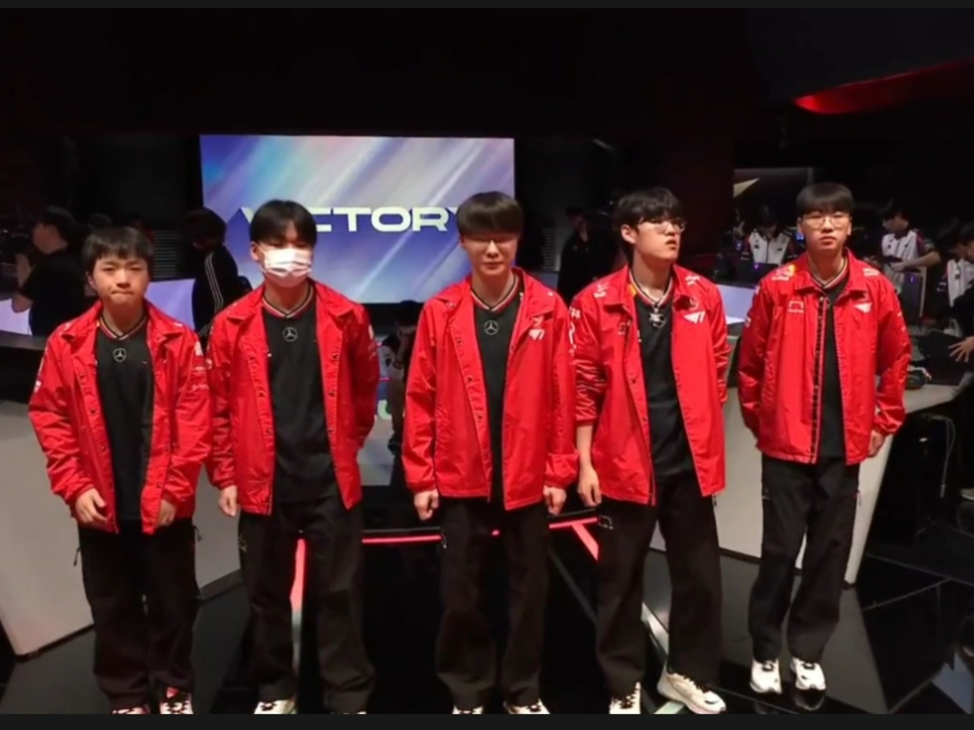 九游游戏APP-MAD带队取胜！，Faker重要时刻比赛局势复杂全场沸腾不已的简单介绍